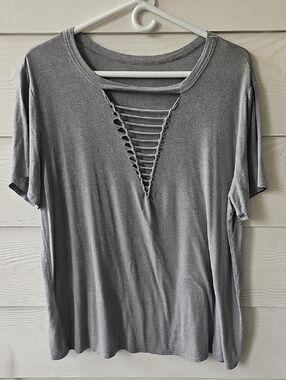​Homegirl Society Grey Lattice Front V-Neck Short Sleeve Top Size 1X